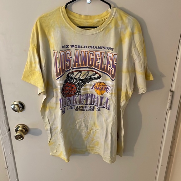 Mitchell & Ness Other - Los Angeles Lakers Mitchell and Ness tee, XL